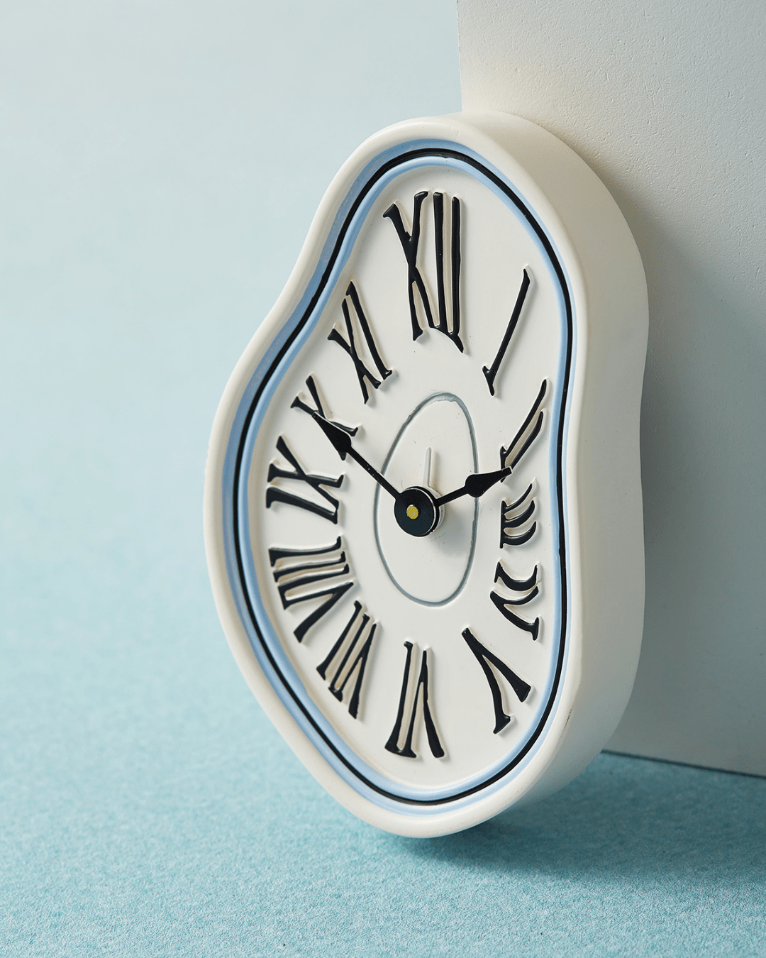 3D resin fridge magnet 1.5cm depth melting clock sculpted Hello Pepper