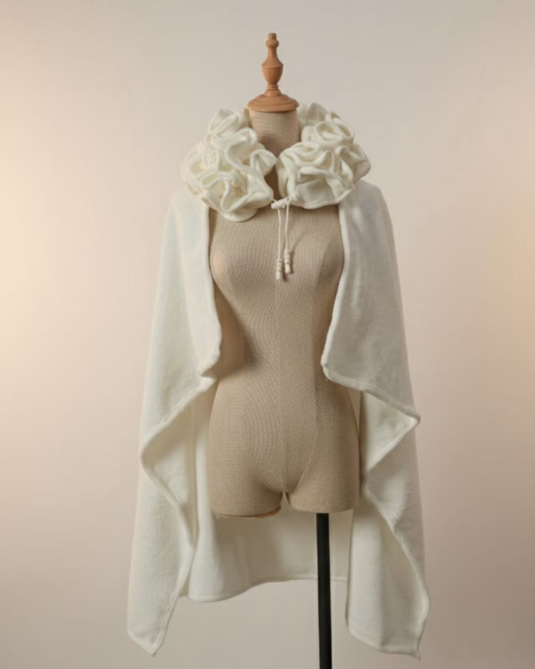 Hello Pepper - Ruff Collar Neck Pillow & Cape - Hello Pepper